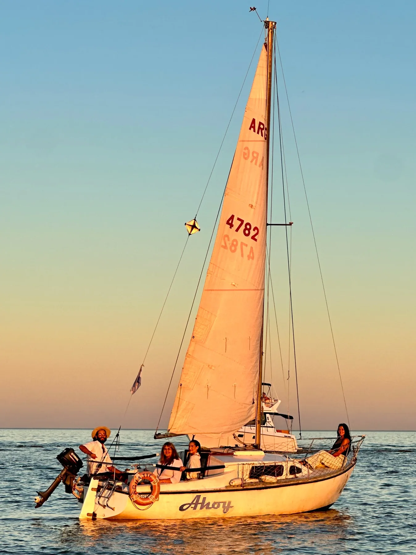 Navegar al atardecer